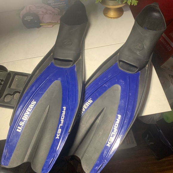 US Divers Proflex Fins Flippers Sz large 11-12 Scuba Snorkeling Diving - Picture 1 of 6